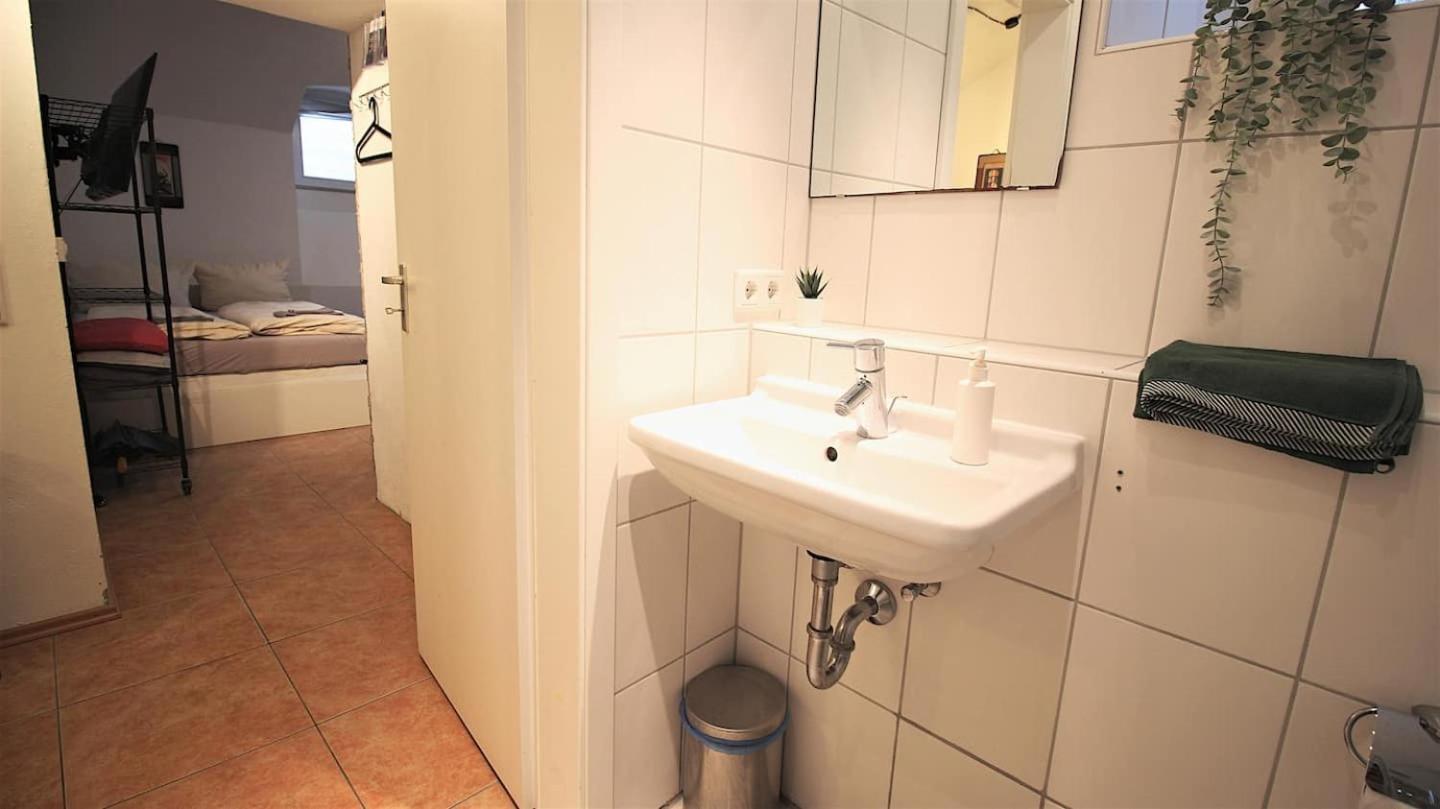 Fully Equipped Apartment Near Main Station Вюрцбург Екстериор снимка